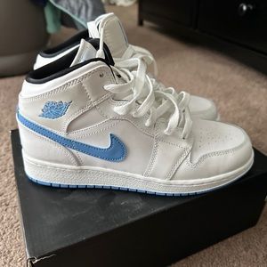 Legend blue Jordan 1 mid VNDS size 5